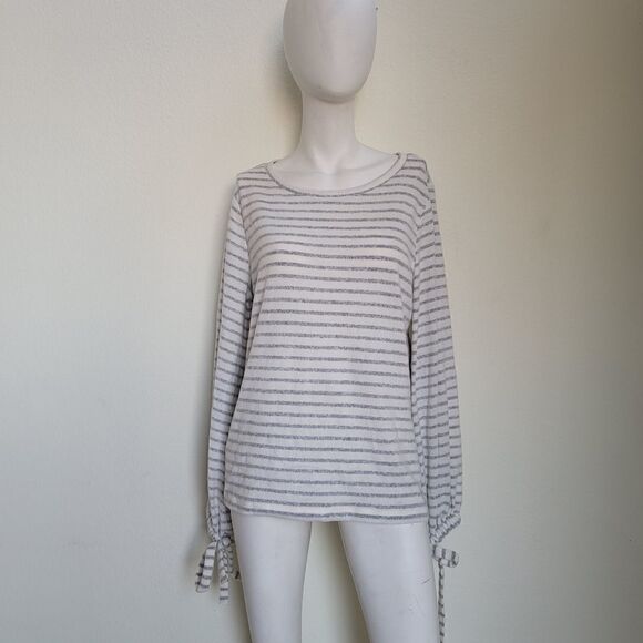 A.n.a White Gray Striped Sweatshirt - Picture 5 of 8